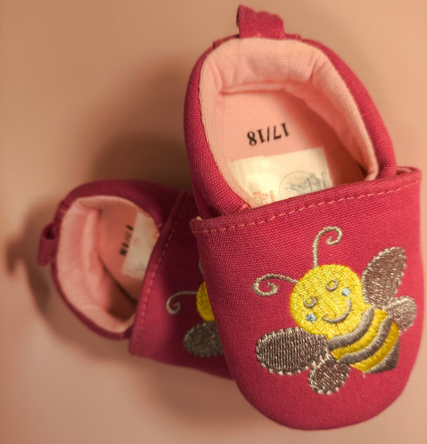 🐝 Sterntaler Krabbelschuhe – Größe 17/18 (Neu) 🌸