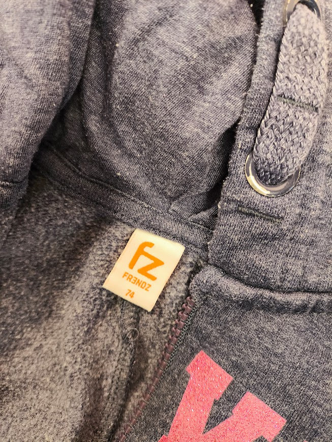 🌿 Frendz Overall – Kuschellook mit LOVE-Print 💕