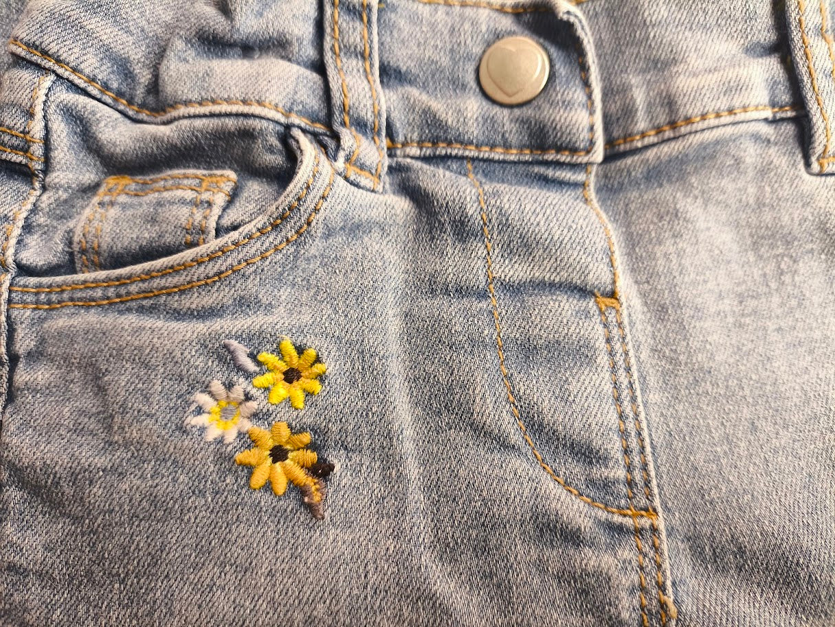 🌼 C&A Jeans mit Blumenstickerei 🌼