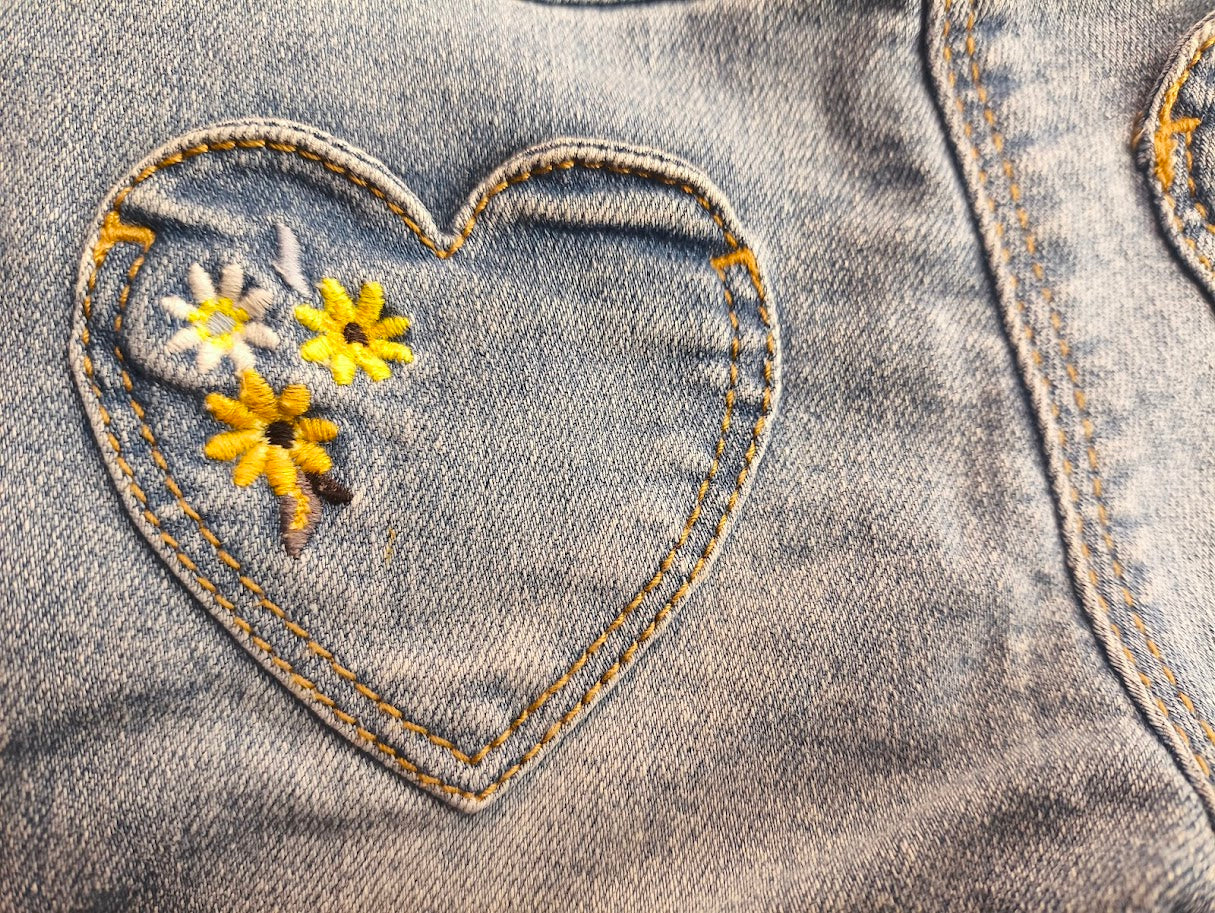 🌼 C&A Jeans mit Blumenstickerei 🌼