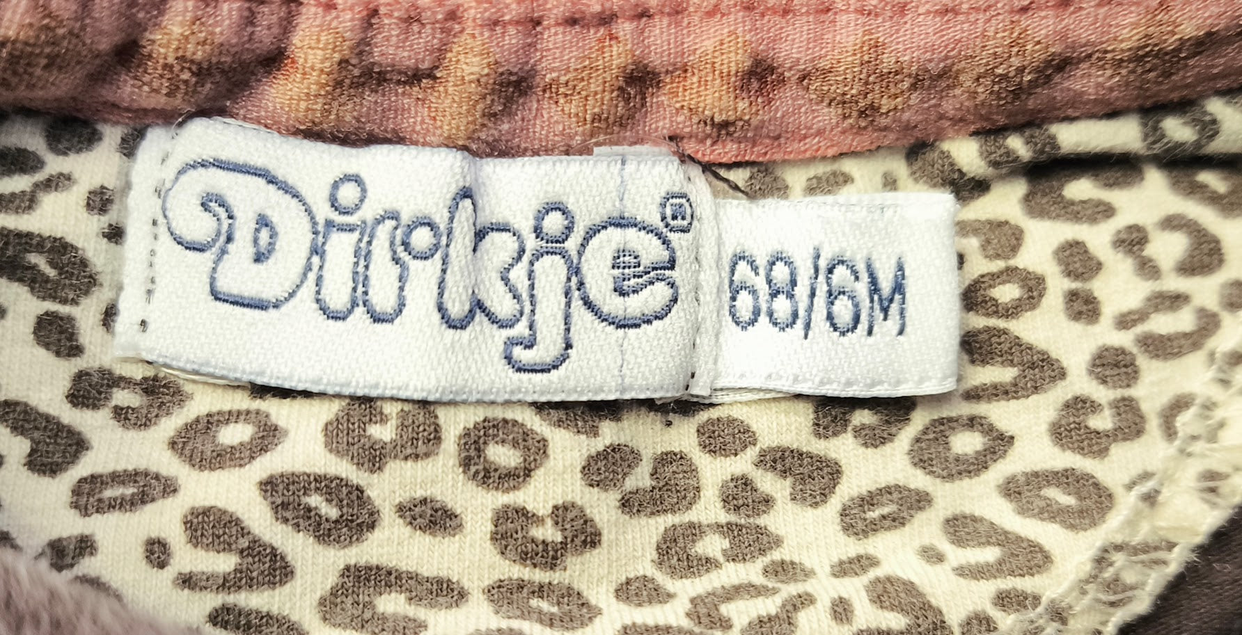 🧸 Langarmshirt von Dirkje – gemütlich & verspielt 🌈