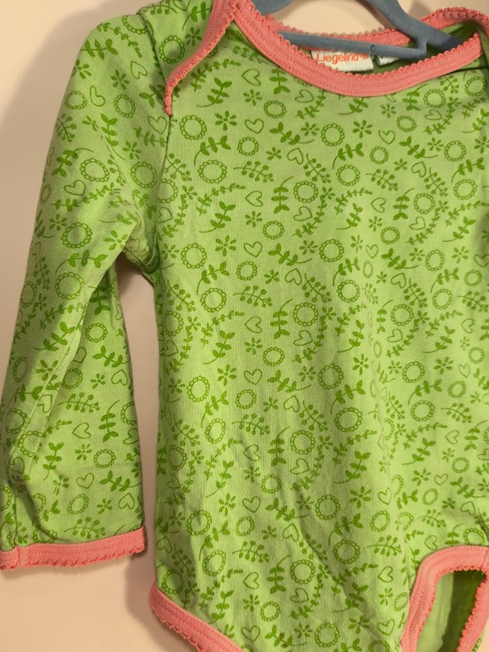 Langarmbody – Liegelind in Grün und Rosa
